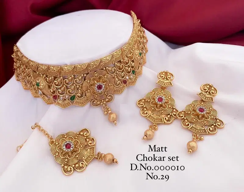 Matte Gold Chokar Set Earning With Mag Tikka Catalog
